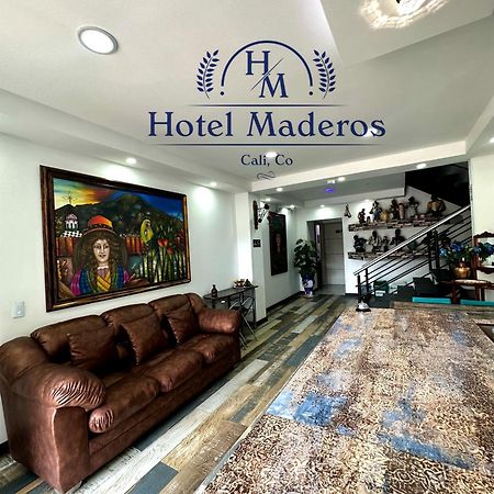 Hotel Los Maderos Кали Екстериор снимка