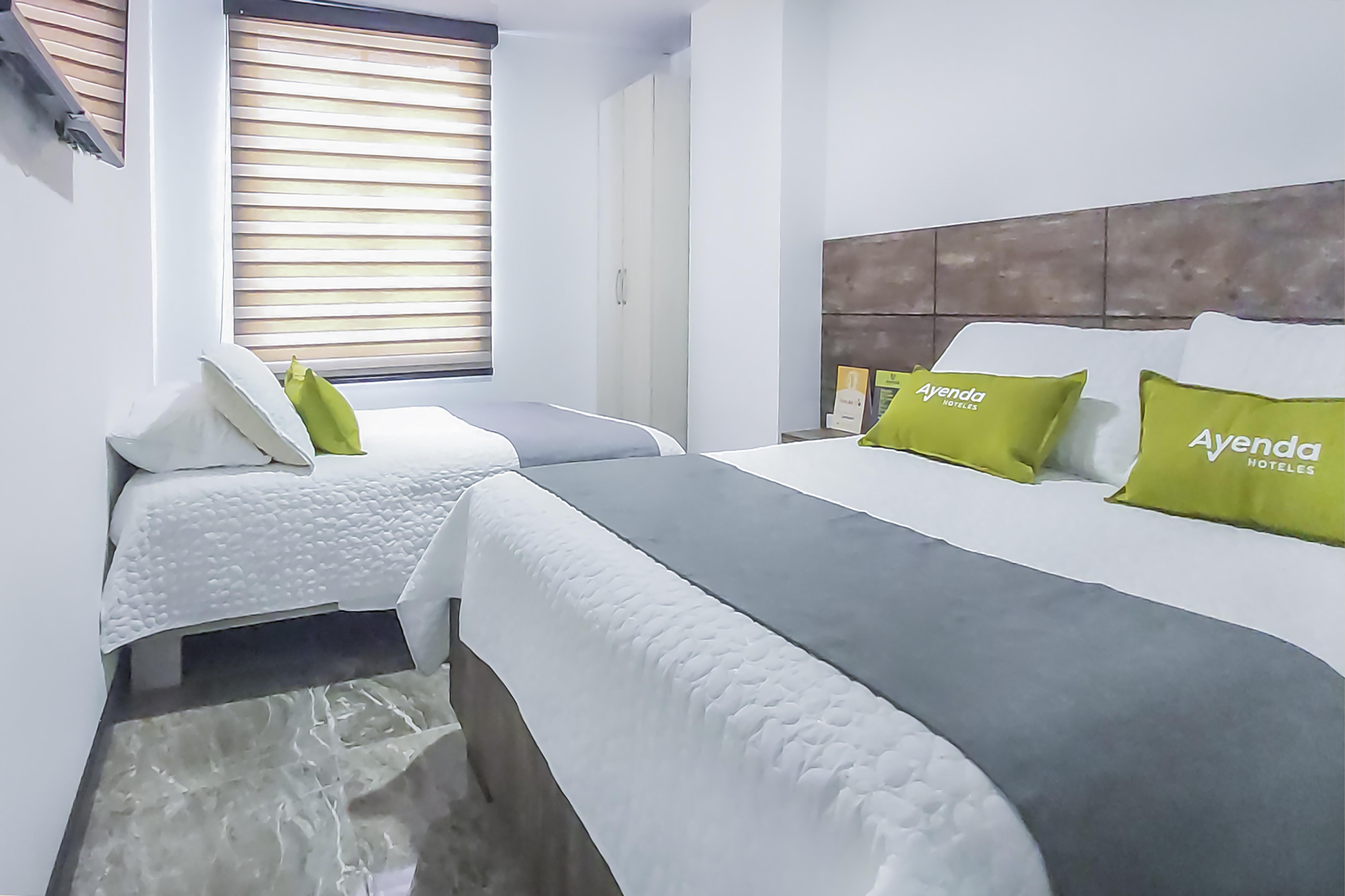 Hotel Los Maderos Кали Екстериор снимка