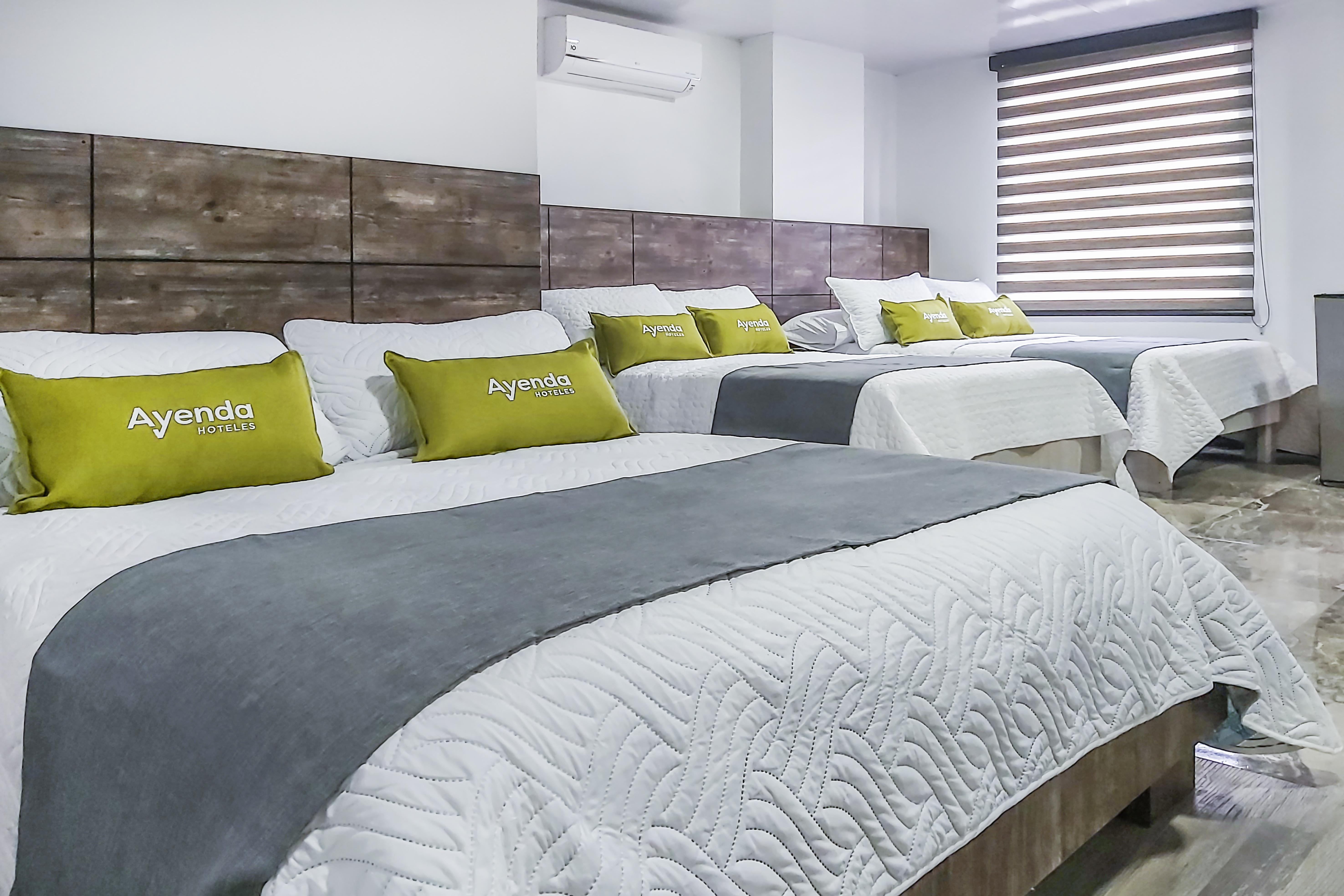 Hotel Los Maderos Кали Екстериор снимка