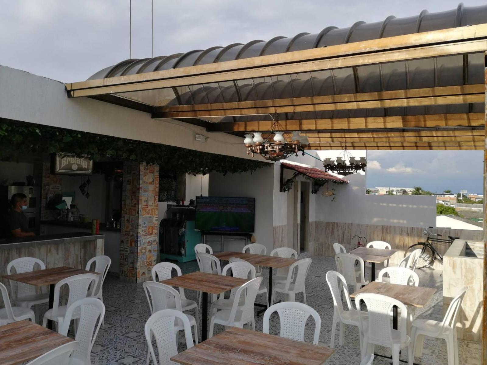 Hotel Los Maderos Кали Екстериор снимка