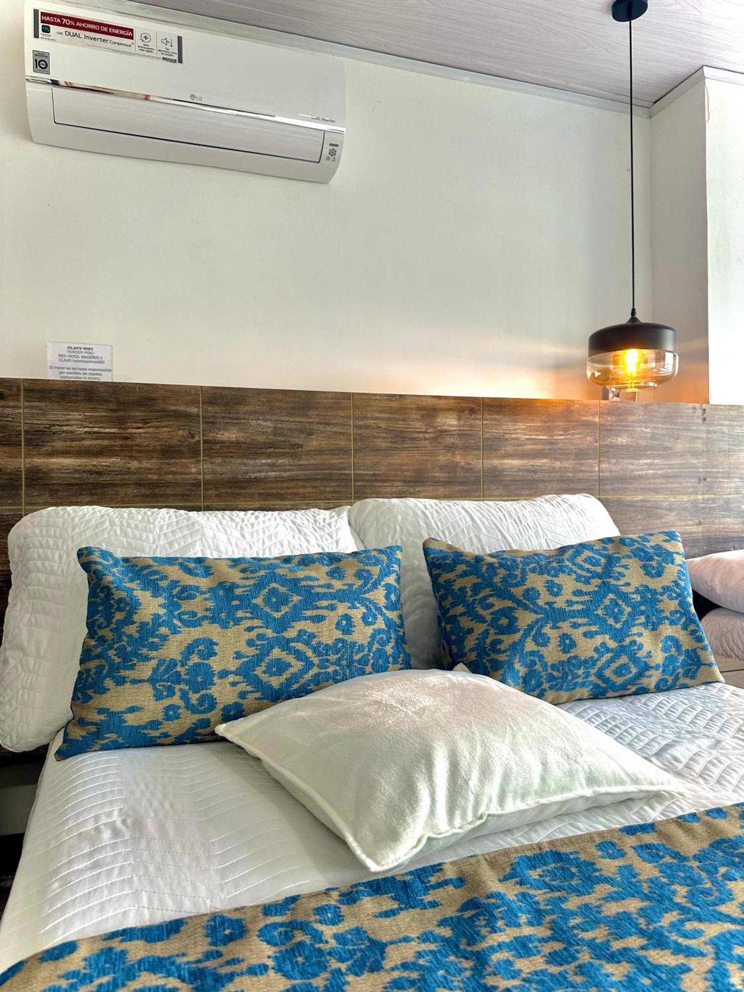 Hotel Los Maderos Кали Екстериор снимка